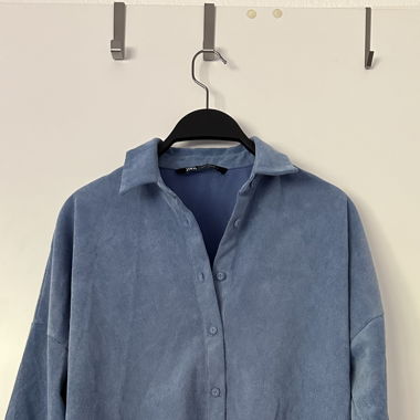 Blaues Hemd