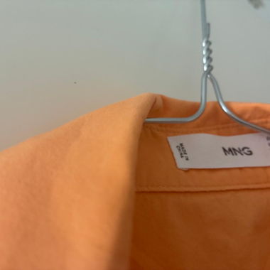 Camicia MNG arancione con bottoni