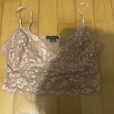 Top cami in pizzo Amisu