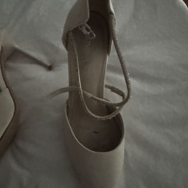 Décolleté beige con cinturini