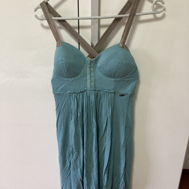 Türkises ärmelloses Guess-Kleid