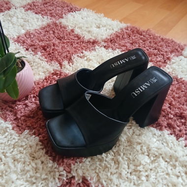 Plateau Heels / Schwarze Heels