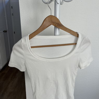 White Short-Sleeve Crop Top