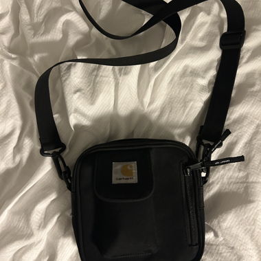 Borsa a tracolla Carhartt nera, in buone condizioni