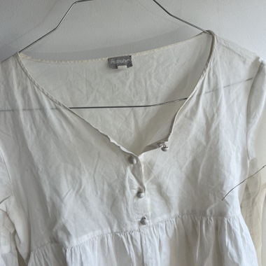 Chemisier blanc à patte boutonnée