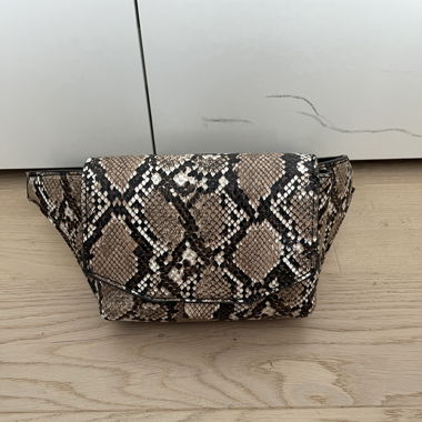 Mango Gürteltasche / Bauchtasche Schlangenmuster