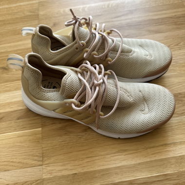 Nike Schuhe