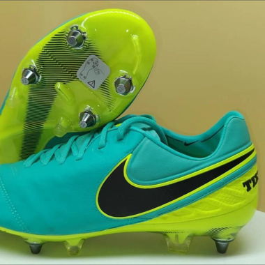 Nike Tiempo Legend