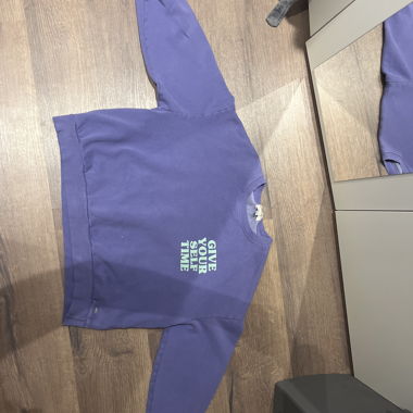 Sweatshirt violet avec imprimé