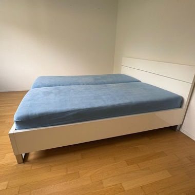 Neuwertiges Bett von Micasa inkl. Matratze