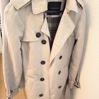 ZARA Basic beiger Trenchcoat mit Karofutter