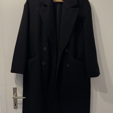 Schwarzer oversized Mantel