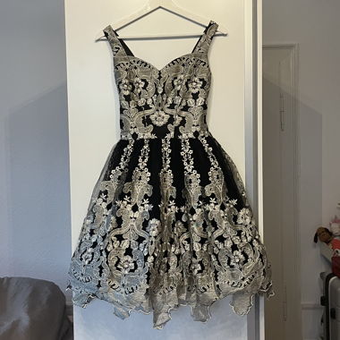 Abito Nero in Pizzo