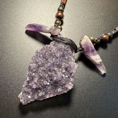Bold amethyst macrame necklace