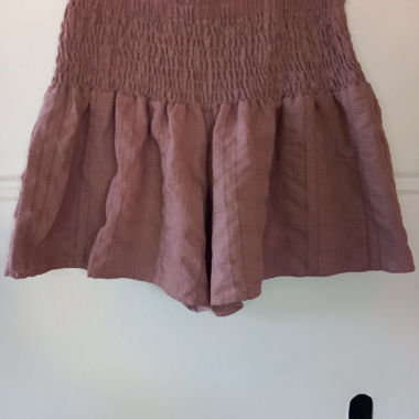 Short plissé marron clair