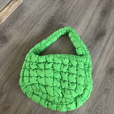 Grüne Stepp-Tasche