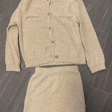 Ensemble en maille avec jupe