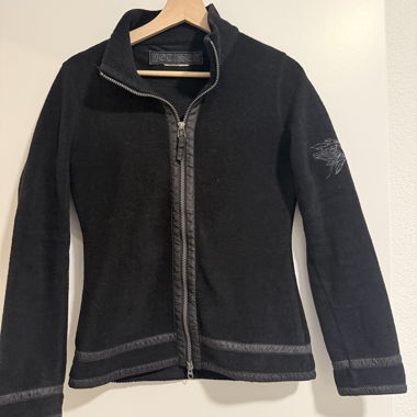 Black fleece jacket