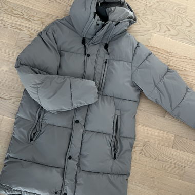 Giubbotto invernale Zara con cappuccio – Ottime condizioni