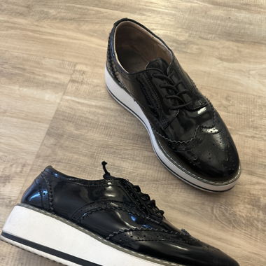 Schnürschuhe Gr. 38 schwarz lack