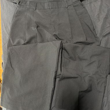 Pantalon noir à bretelles