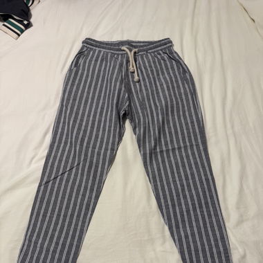 Pantaloni estivi