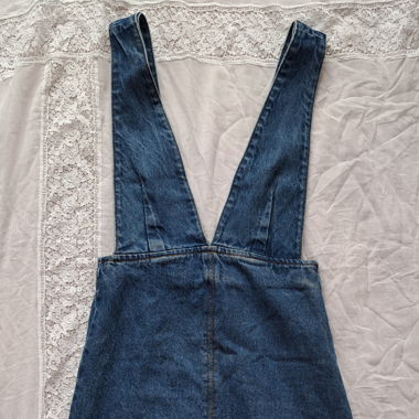 Kurzes Jeans - Latzkleid 
