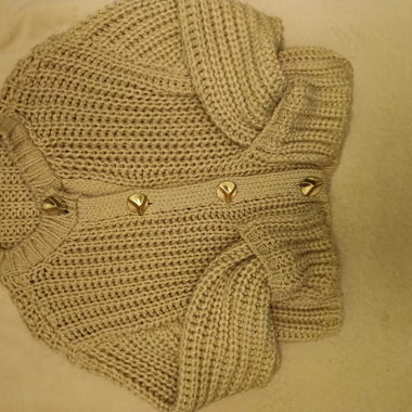 Strickjacke beige mit Knöpfen