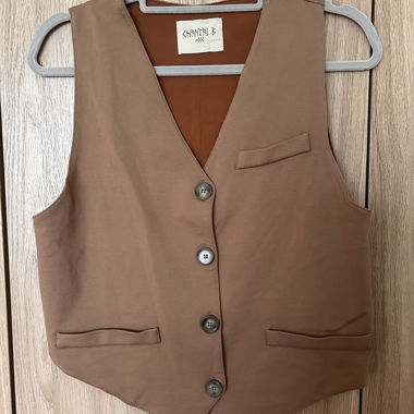 Gilet Marrone con Bottoni