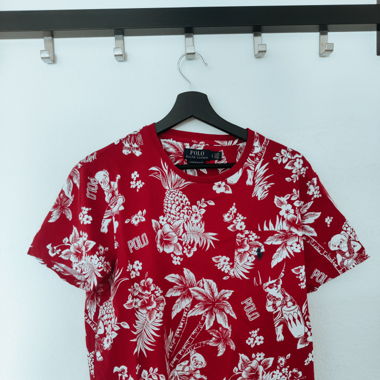 Rotes T-Shirt