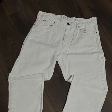 Weiße Jeans