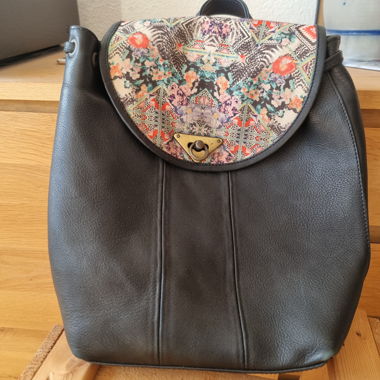 Zaino in pelle nera di Mochil