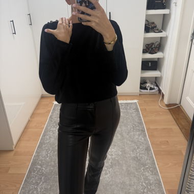 Schwarze Kunstlederhose - Grösse S