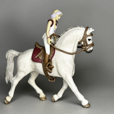 Figurine cheval schleich avec équipements 