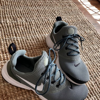 Baskets NIKE taille 38.5