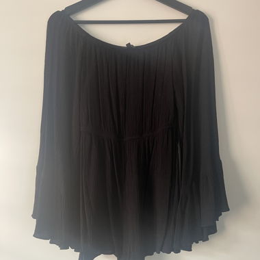 Ultima occasione: tuta nera off-shoulder