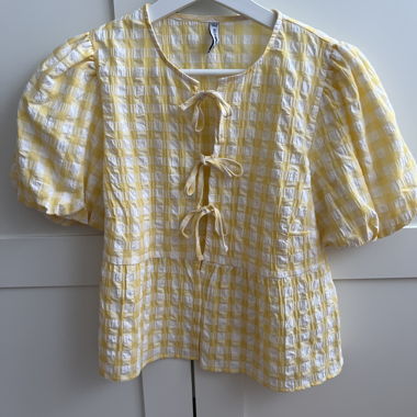 Gelbe Karobluse