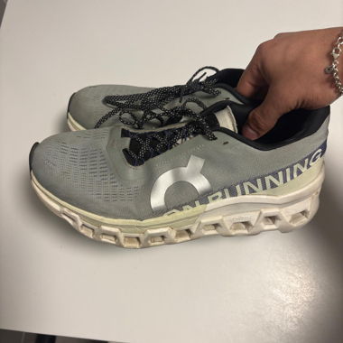On Running Sneaker