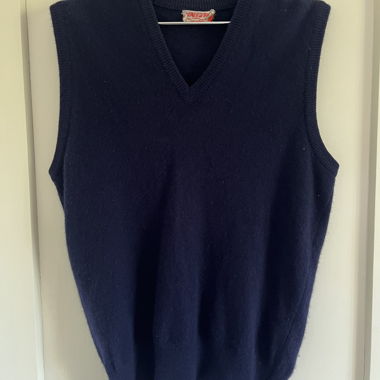 Blauer Pullunder