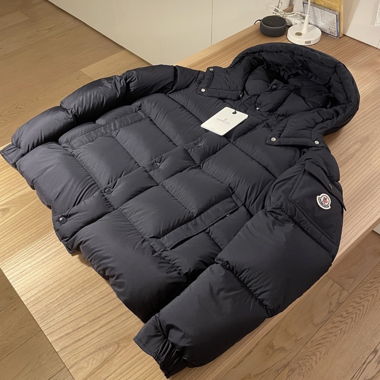 Schwarze Moncler Vezere Daunenjacke