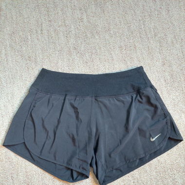 Lockere kurze Sporthose