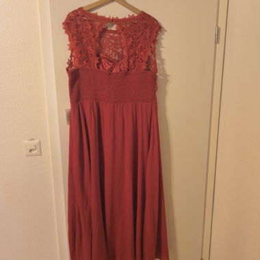 Abito Rosso in Pizzo