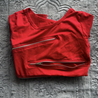 Rotes, Reissverschluss-Top 