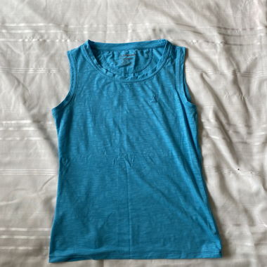 Blaues Sport Shirt