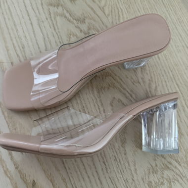 Transparente Sandalen mit Blockabsatz