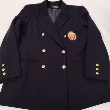 Blazer blu navy con bottoni dorati