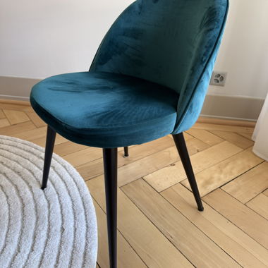Chaises couleur pétrole