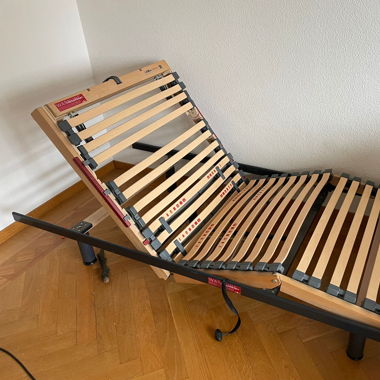 Orthopädisches Bett mechanisch verstellbar