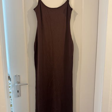 Braunes Spaghettitrager Kleid