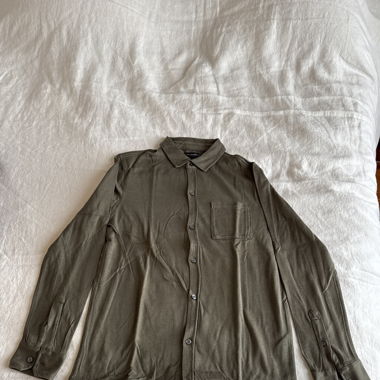 Sur-chemise kaki d’été Banana Republic 